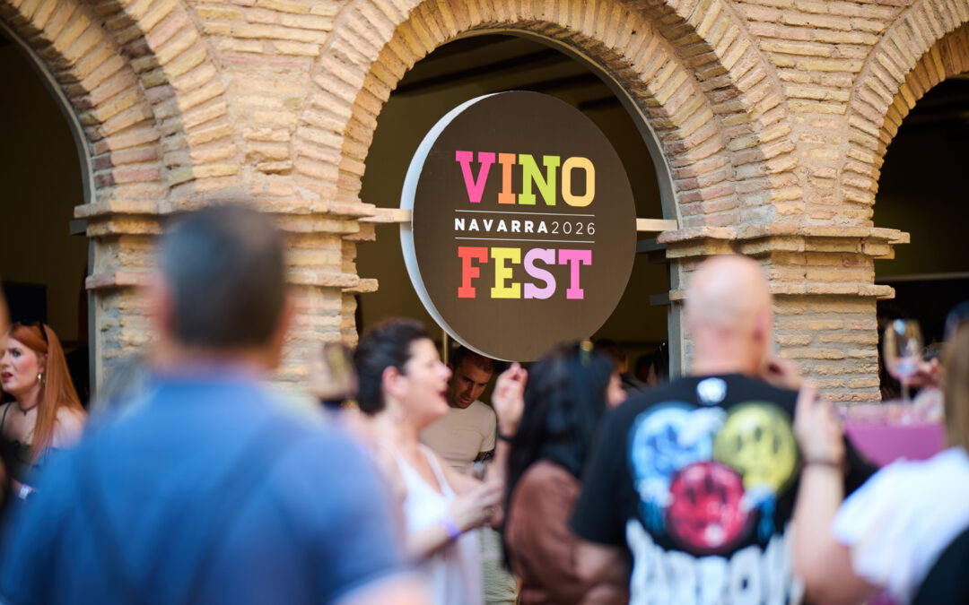 El calor no frena a Tudela: Vinofest Navarra triunfa en una jornada de vino, música y tardeo